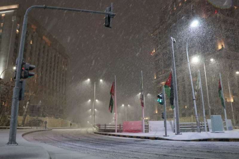 تعمّق المنخفض الجوي في الأردن وزخات ثلجية في عدة مناطق