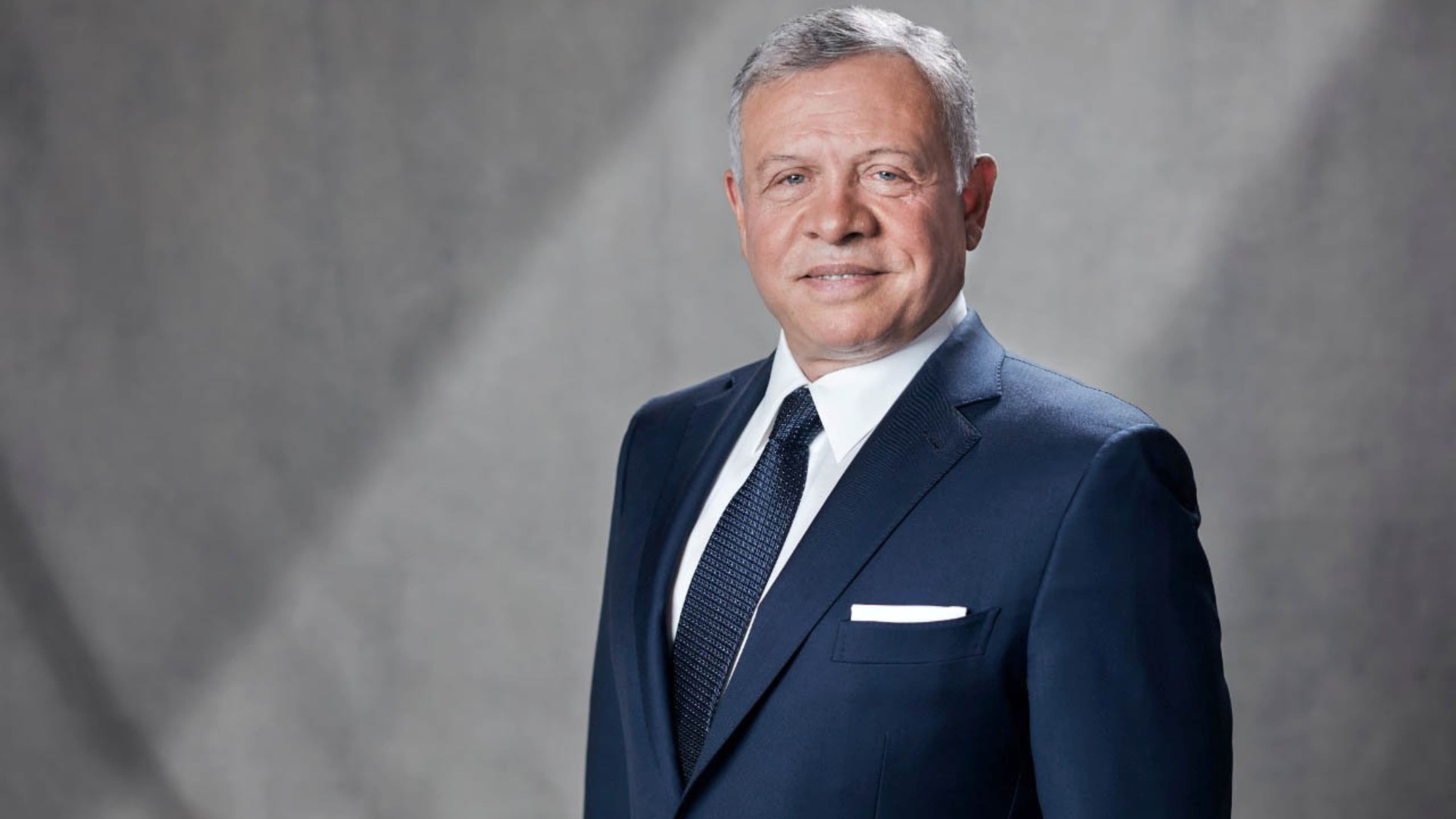 الملك يهنئ سلطان عُمان بذكرى توليه مقاليد الحكم