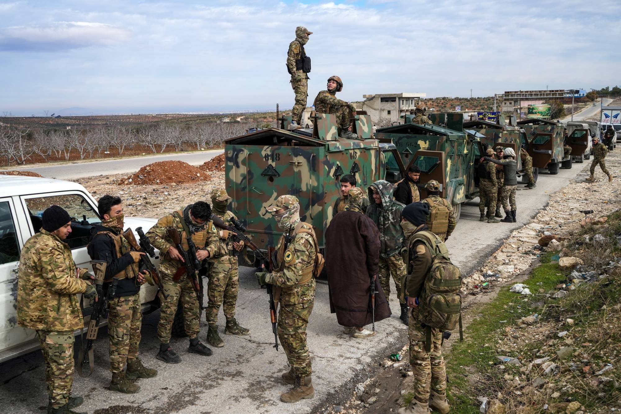 الجيش السوري يحدد مواقع "إرهابية" في دير حافر ويوجه تحذيراً عاجلاً للسكان