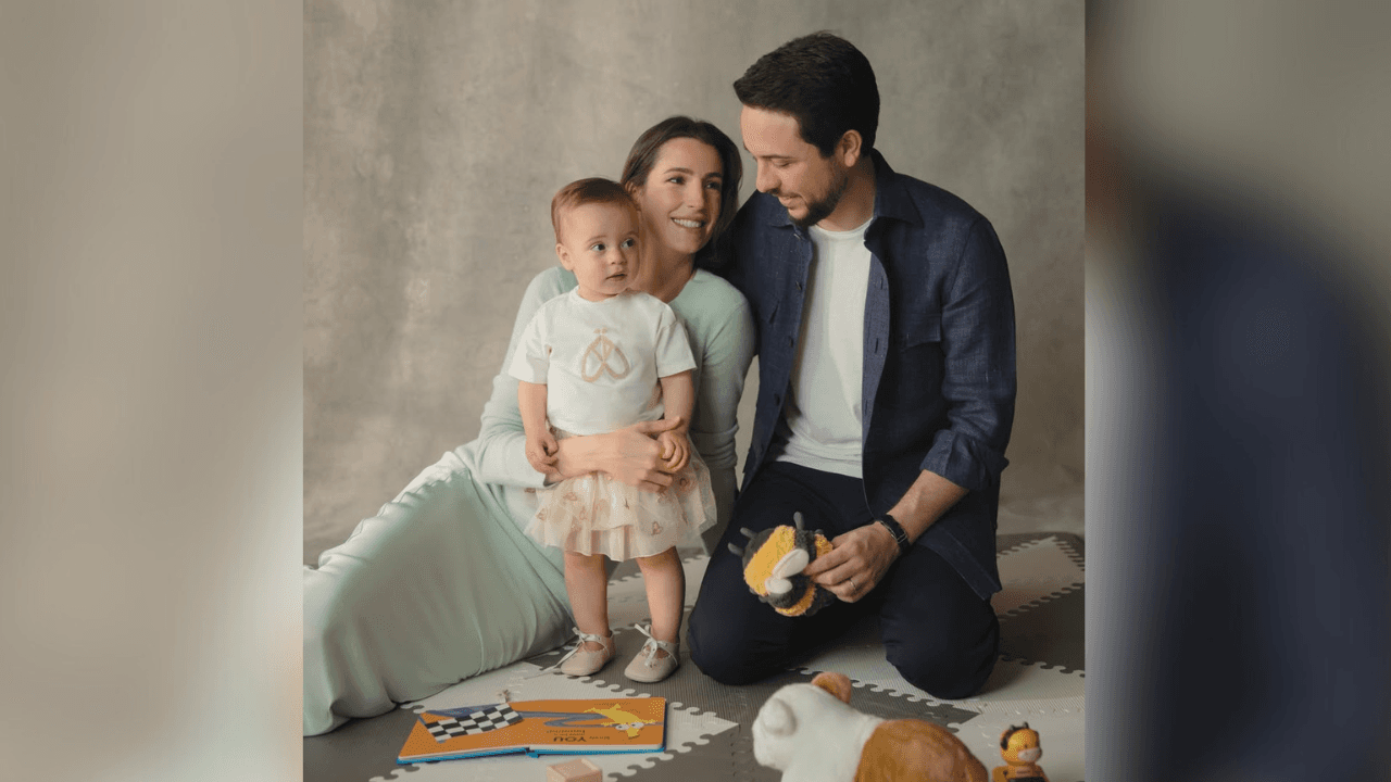 ولي العهد عبر انستغرام: مني ومن رجوة وصغيرتنا إيمان كل عام وأنتم بخير