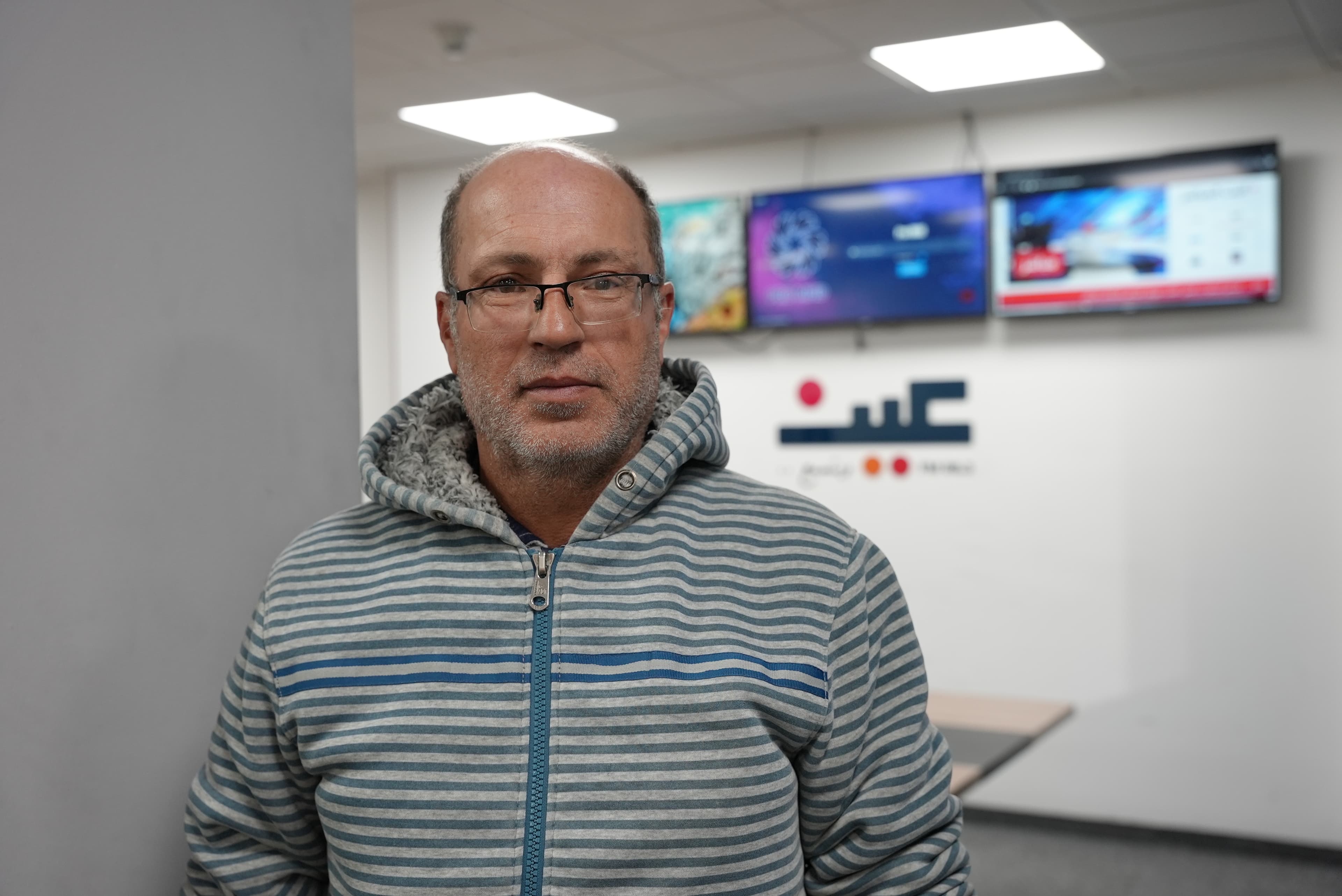 "نفرض الهيبة".. فارس يروي تفاصيل 22 عاماً في مهنة "كنترول الباص"