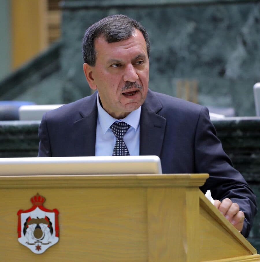 النائب عياش: مذكرة نيابية تطالب باتخاذ خطوات إيجابية وعملية تتيح ترخيص المركبات