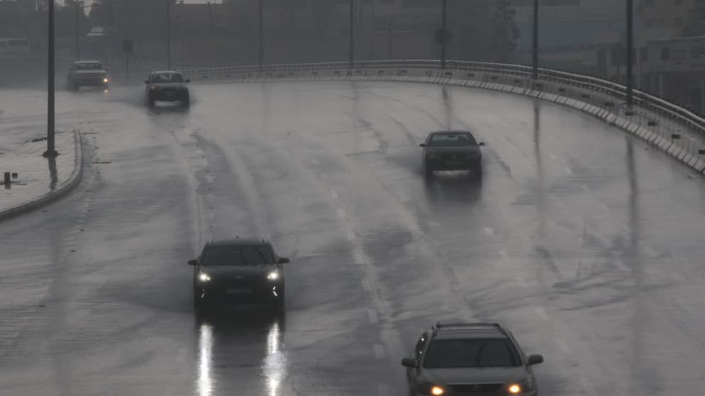 منخفض جوي الخميس.. أمطار غزيرة ورياح قوية وتحذيرات من السيول