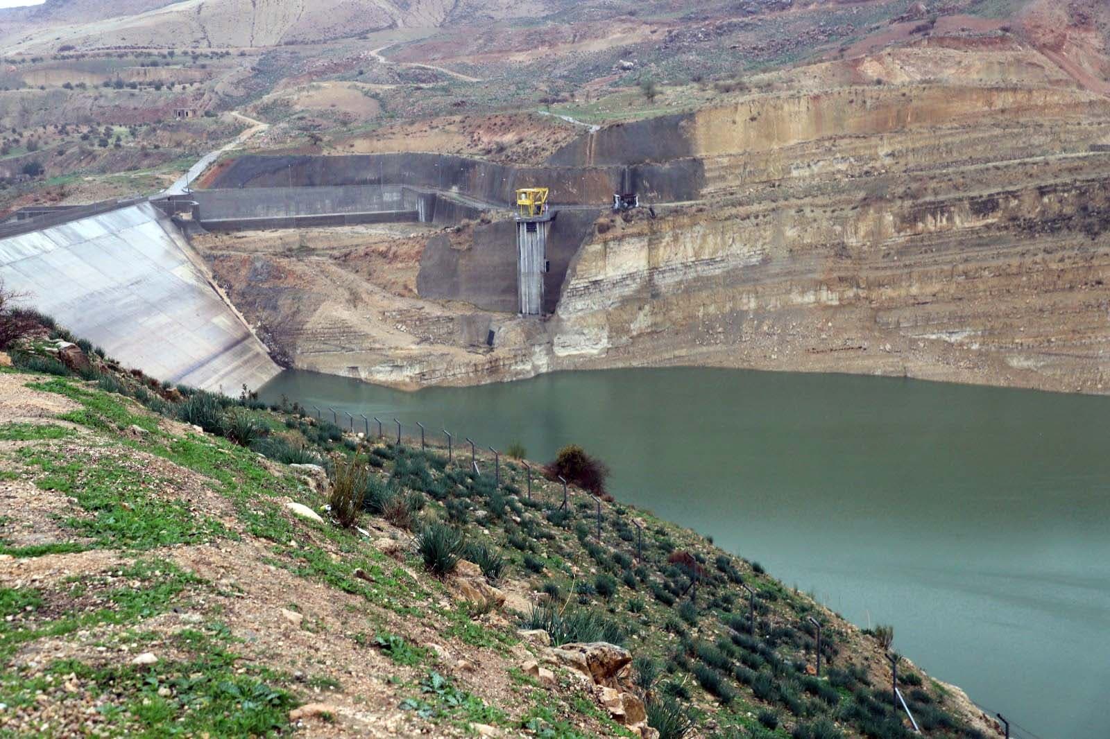 "المياه" توضح أسباب عدم امتلاء سد كفرنجة رغم كثافة الهطول المطري