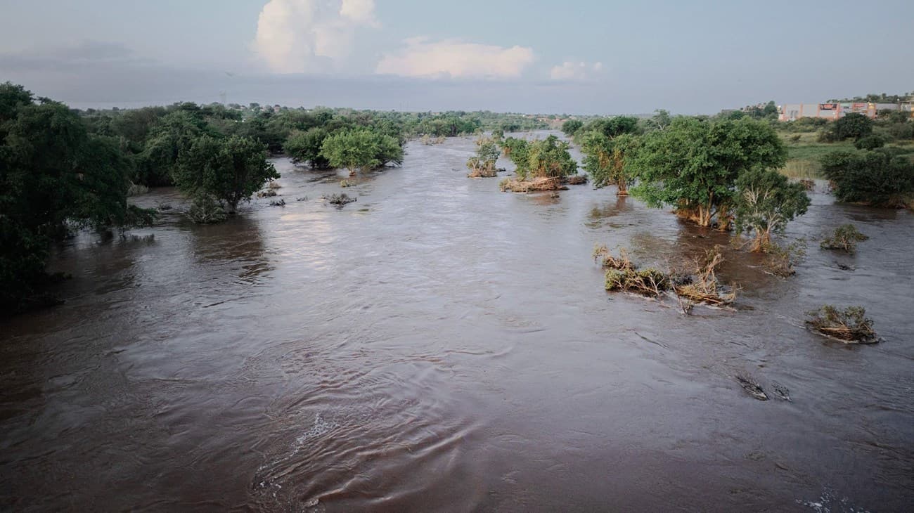 مصرع 10 أشخاص جراء الفيضانات في جنوب إفريقيا