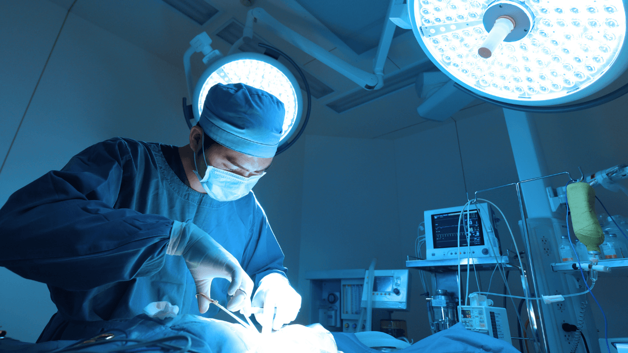 "العون الطبي": إجراء 300 عملية جراحية مجانية خلال 2025