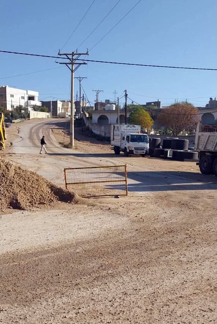 بلدية غرب إربد: معالجة أوضاع الشوارع شرط لمنح تصاريح حفر للصرف الصحي