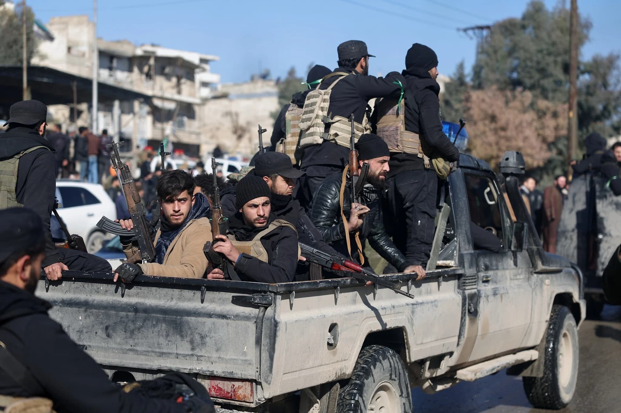 "الداخلية السورية" تعلن جاهزيتها لتسلم سجون "داعش" بالحسكة وتحمل "قسد" مسؤولية فرار الإرهابيين