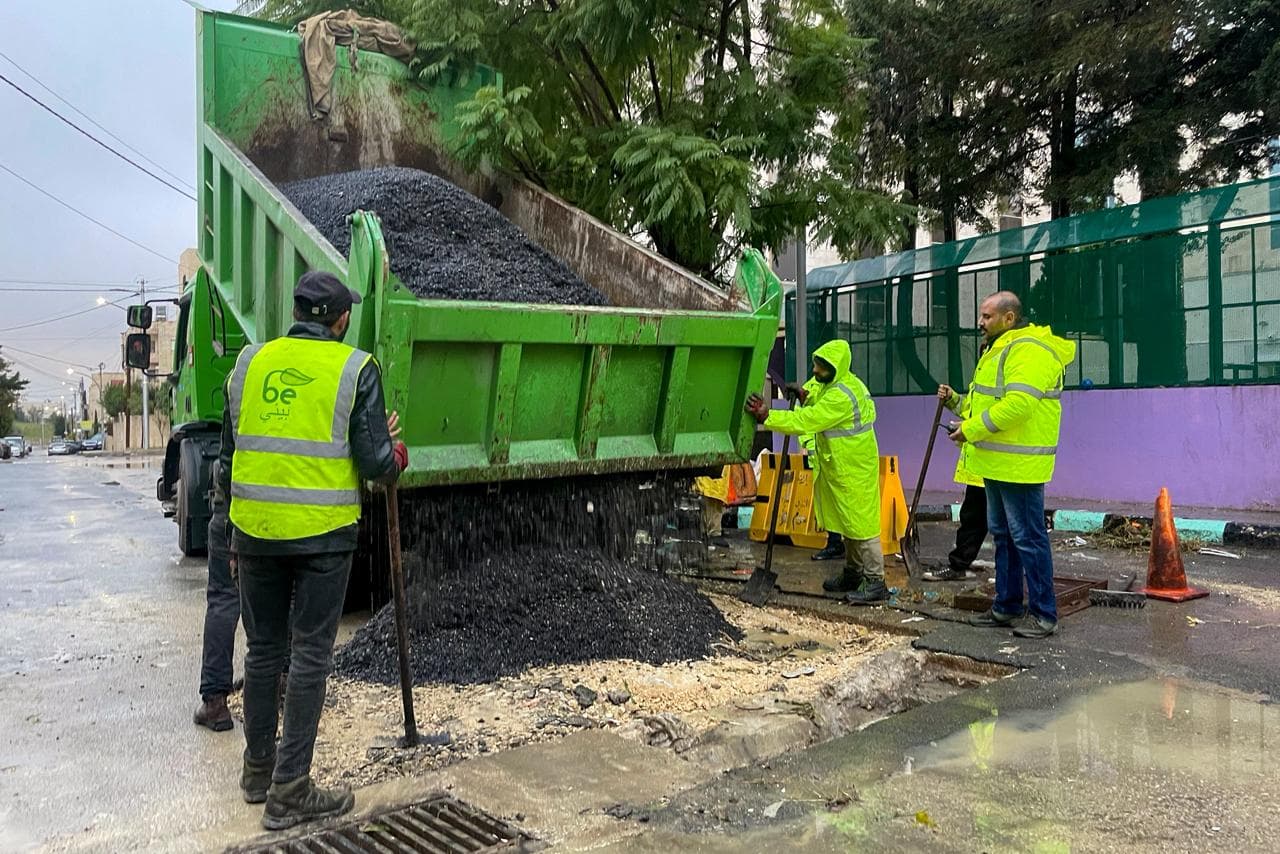 أمانة عمان تتعامل مع 139 ملاحظة خلال المنخفض الجوي