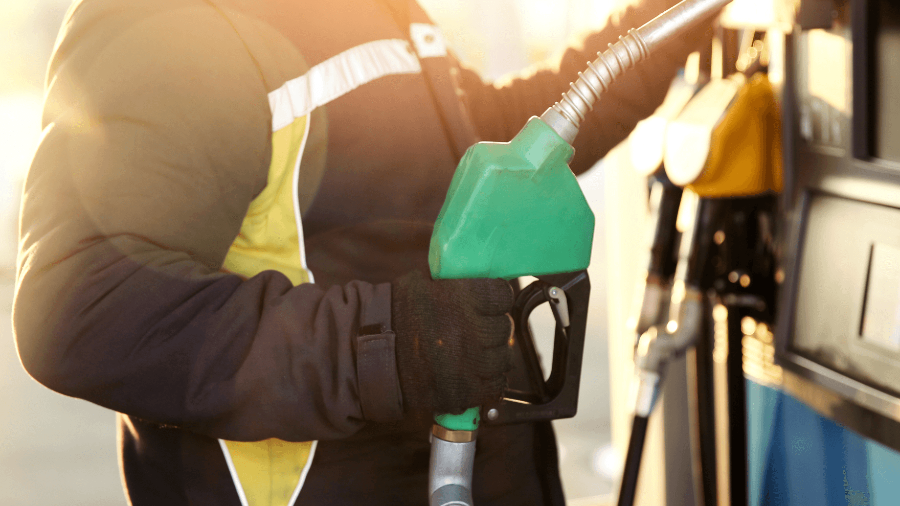 الأردنيون يستقبلون العام الجديد بانخفاض أسعار المحروقات