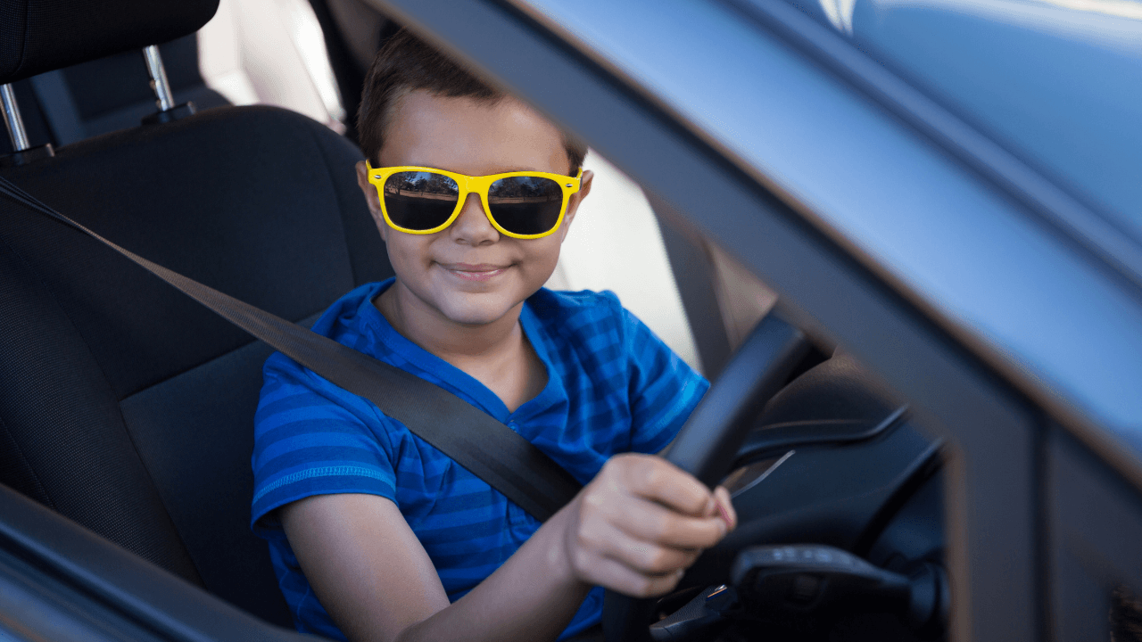 الدوريات الخارجية: ضبط حدث من مواليد عام 2010 يقود مركبة على طريق إربد – عمّان