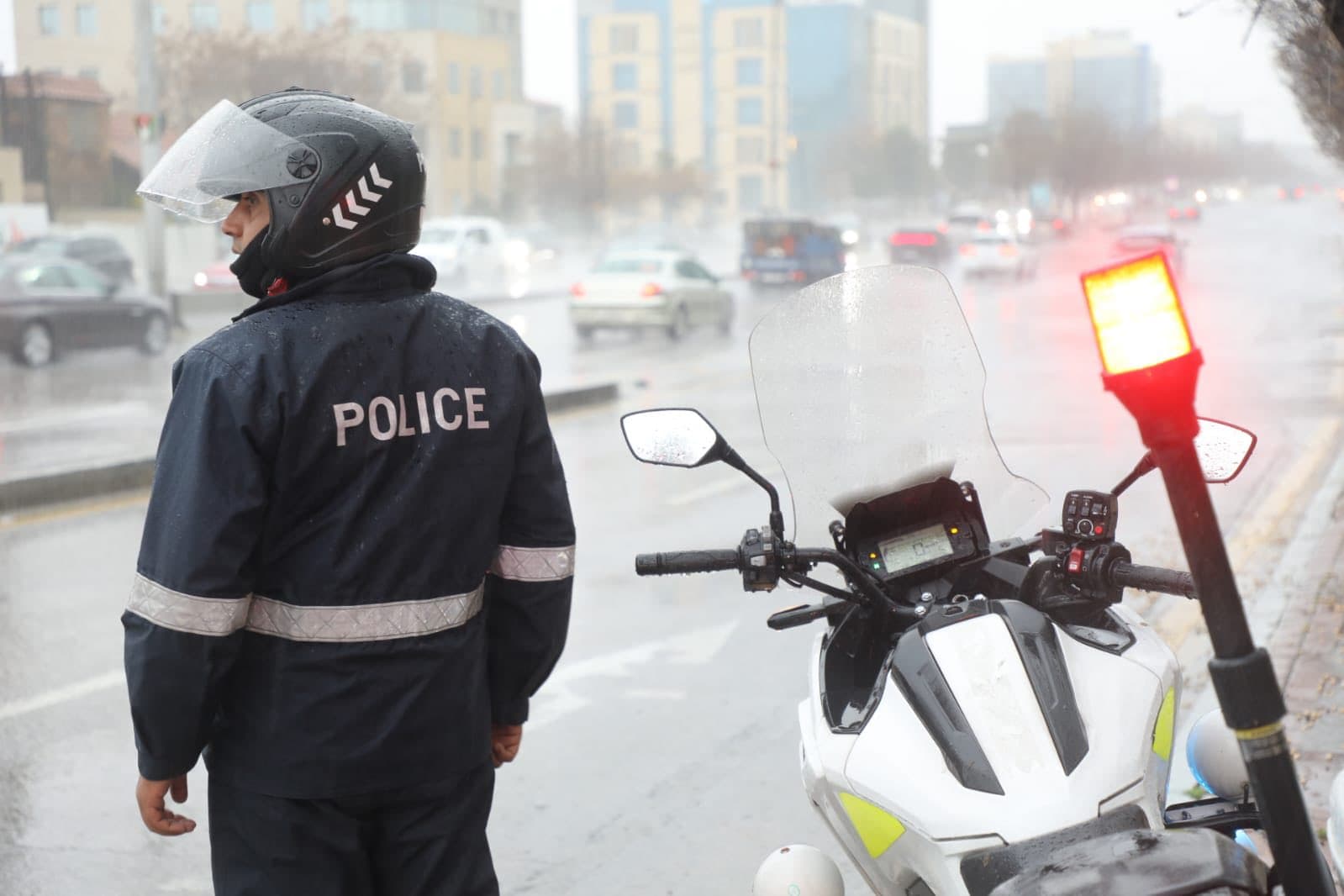 الأمن العام يجدد تحذيراته للمواطنين ويدعو لأخذ أقصى درجات الحيطة للتعامل مع المنخفض الجوي