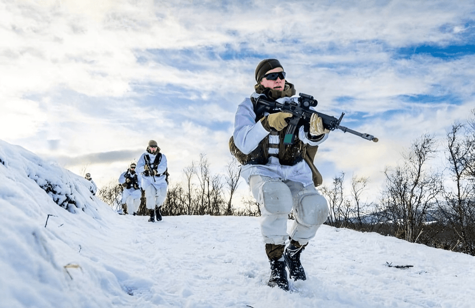 النرويج ترسل قوة من جنديين إلى غرينلاند لردع الأطماع التوسعية ومواجهة خطط ترمب