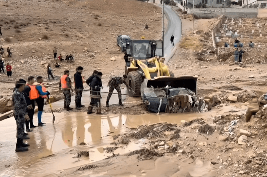 الإدارة المحلية توجه برفع مستويات الجاهزية القصوى للتعامل مع المنخفض الجوي المتوقع