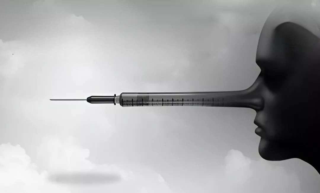 حين تتحول وسائل التواصل الاجتماعي إلى عيادة مفتوحة: كيف تُصنع المعلومة الطبية المضللة؟