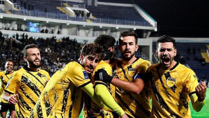 فوز فريق الحسين على الأهلي بدوري المحترفين
