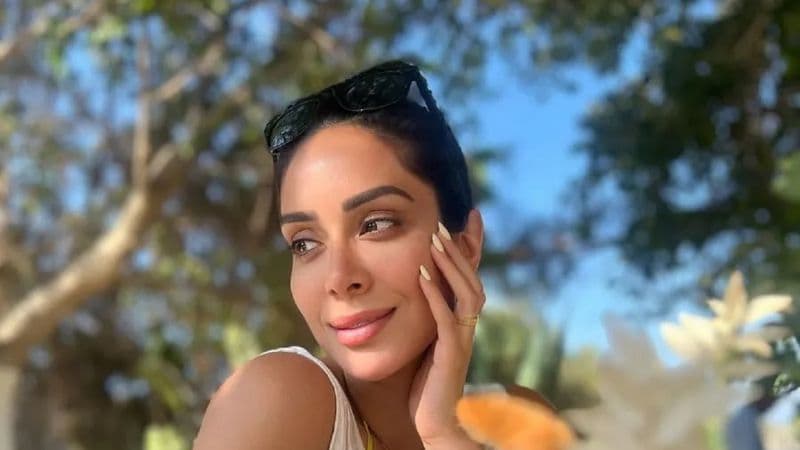 بسنت شوقي تحذف صورها على البحر بعد تصدرها الترند.. فماذا حدث؟