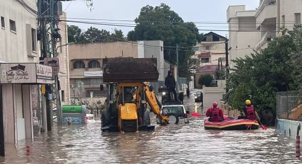 فيضانات تحاصر مستوطنين في جنوب فلسطين المحتلة