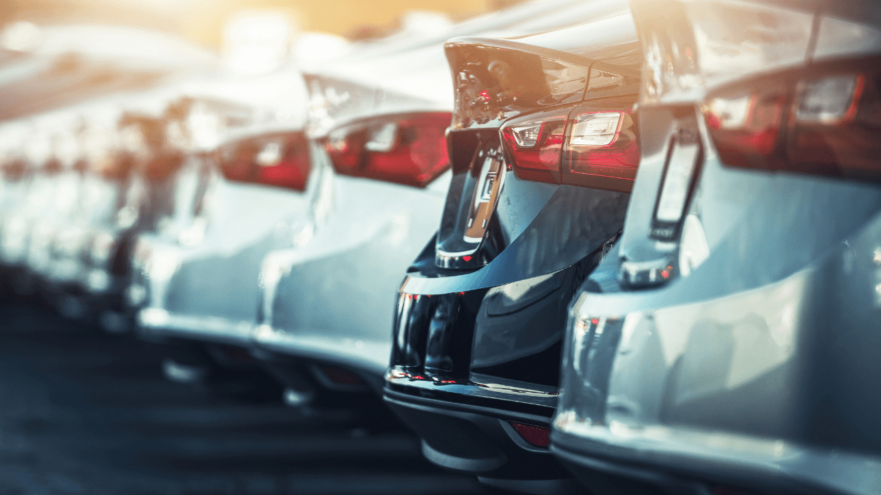 الحكومة تقر إعفاء مركبات الضباط من ضريبة المبيعات والترخيص من رتبة رائد فأعلى