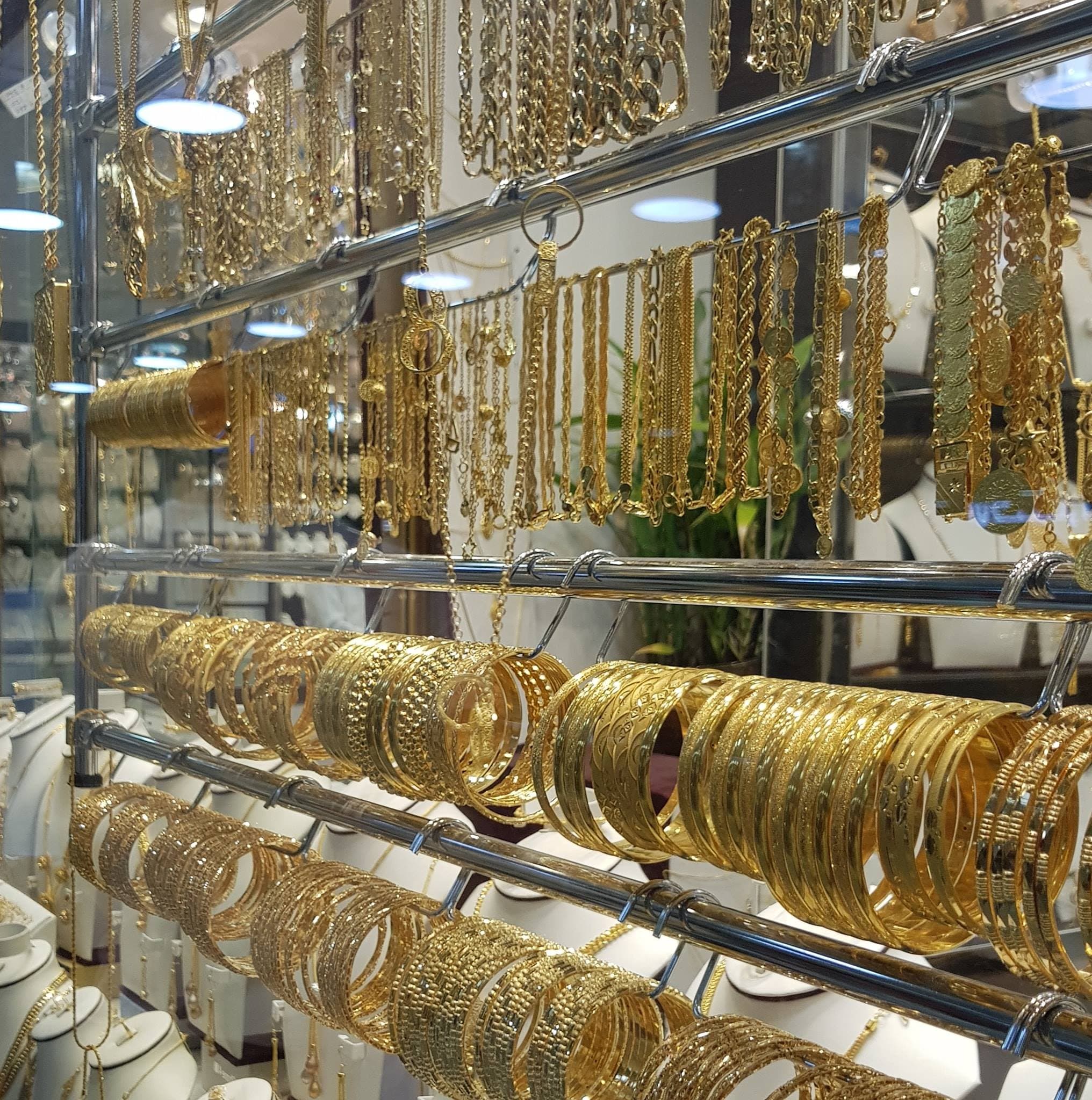 ارتفاع حاد يطال أسعار الذهب والليرات الذهبية في الأردن السبت