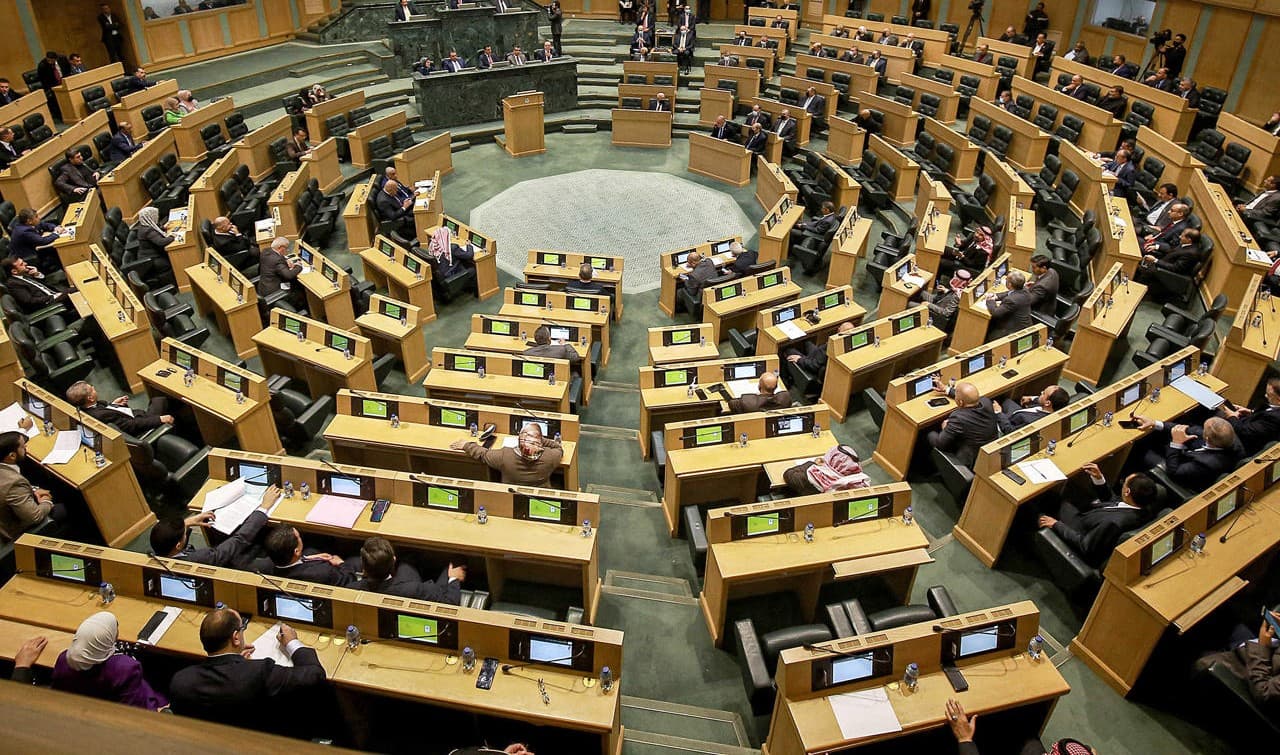 نواب يتبنون مذكرة للتحقيق في تصريحات "المناصير"