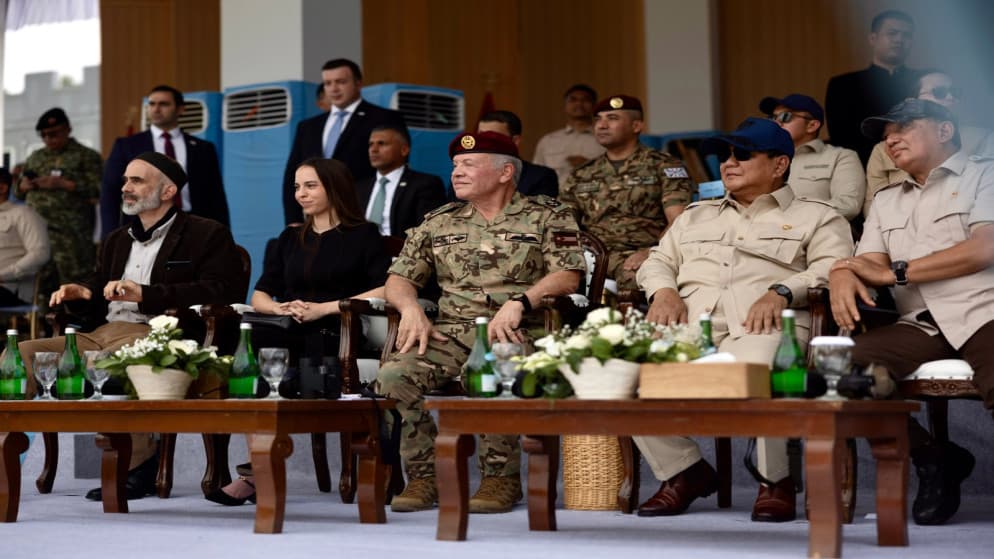 الملك والرئيس الإندونيسي يحضران مجريات تمرين عسكري مشترك للطائرات المسيرة