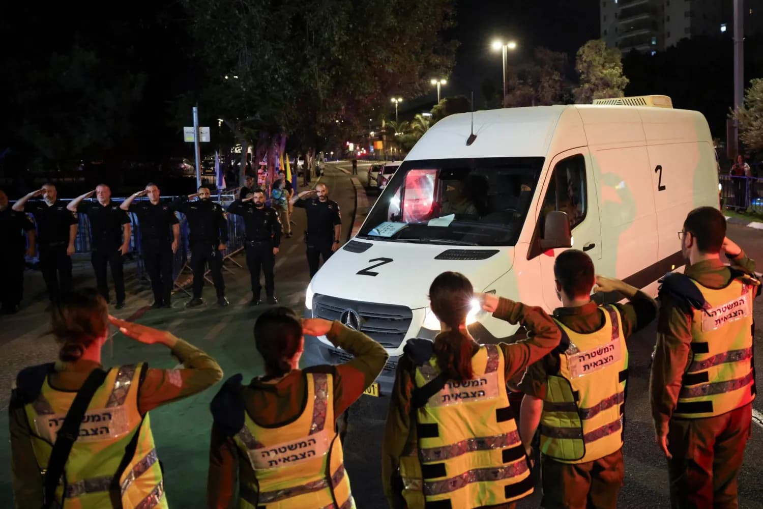 سلطات الاحتلال الإسرائيلي تعلن تحديد هوية جثة محتجزٍ أُعيد من غزة.. تفاصيل