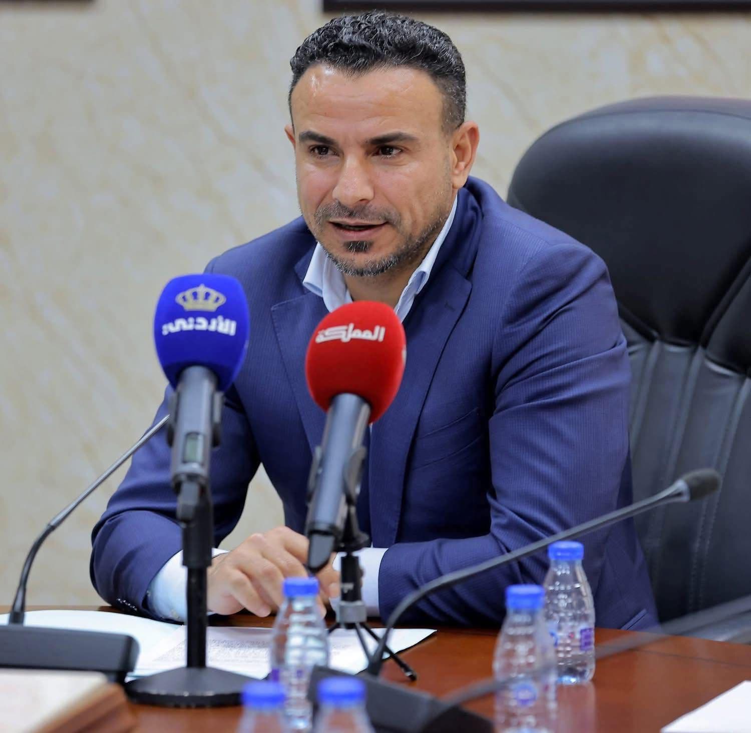 النائب الشديفات يسأل حول زيادة رواتب مكافحة الفساد.. و حجازي يرد