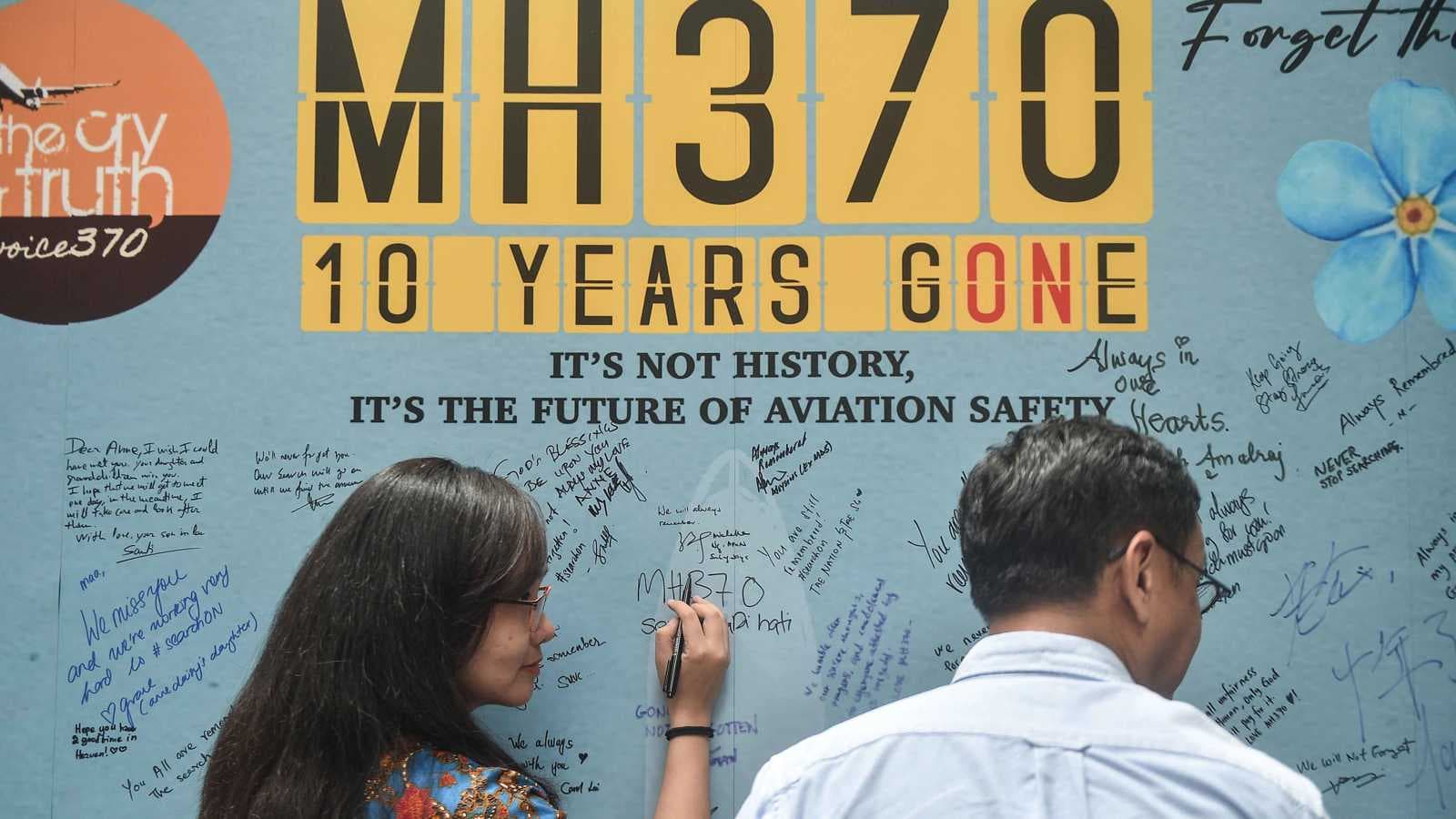 ماليزيا تستأنف البحث عن طائرة مفقودة