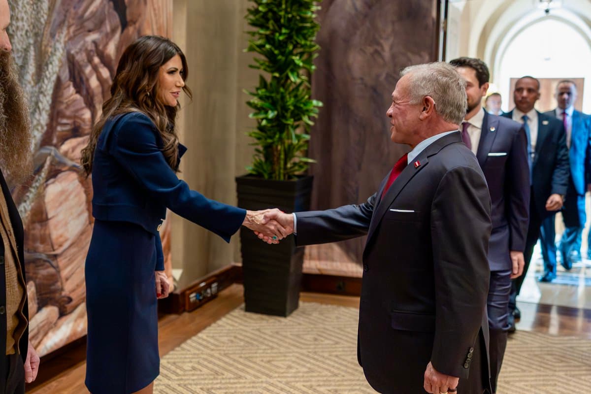 الملك يؤكد أهمية انضمام الأردن إلى برنامج الدخول العالمي