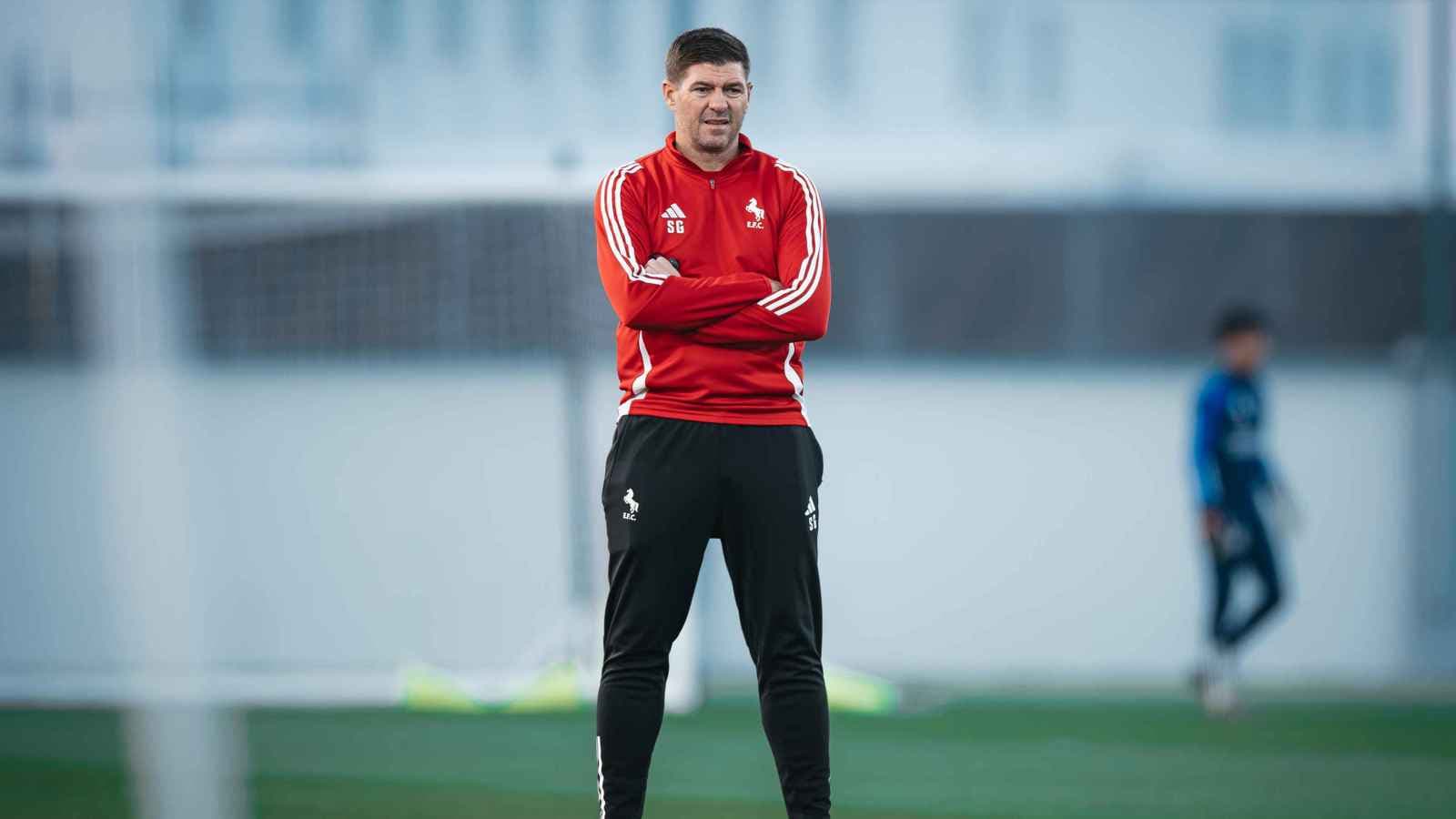 بالاسم.. جيرارد يهاجم 4 نجوم في ليفربول