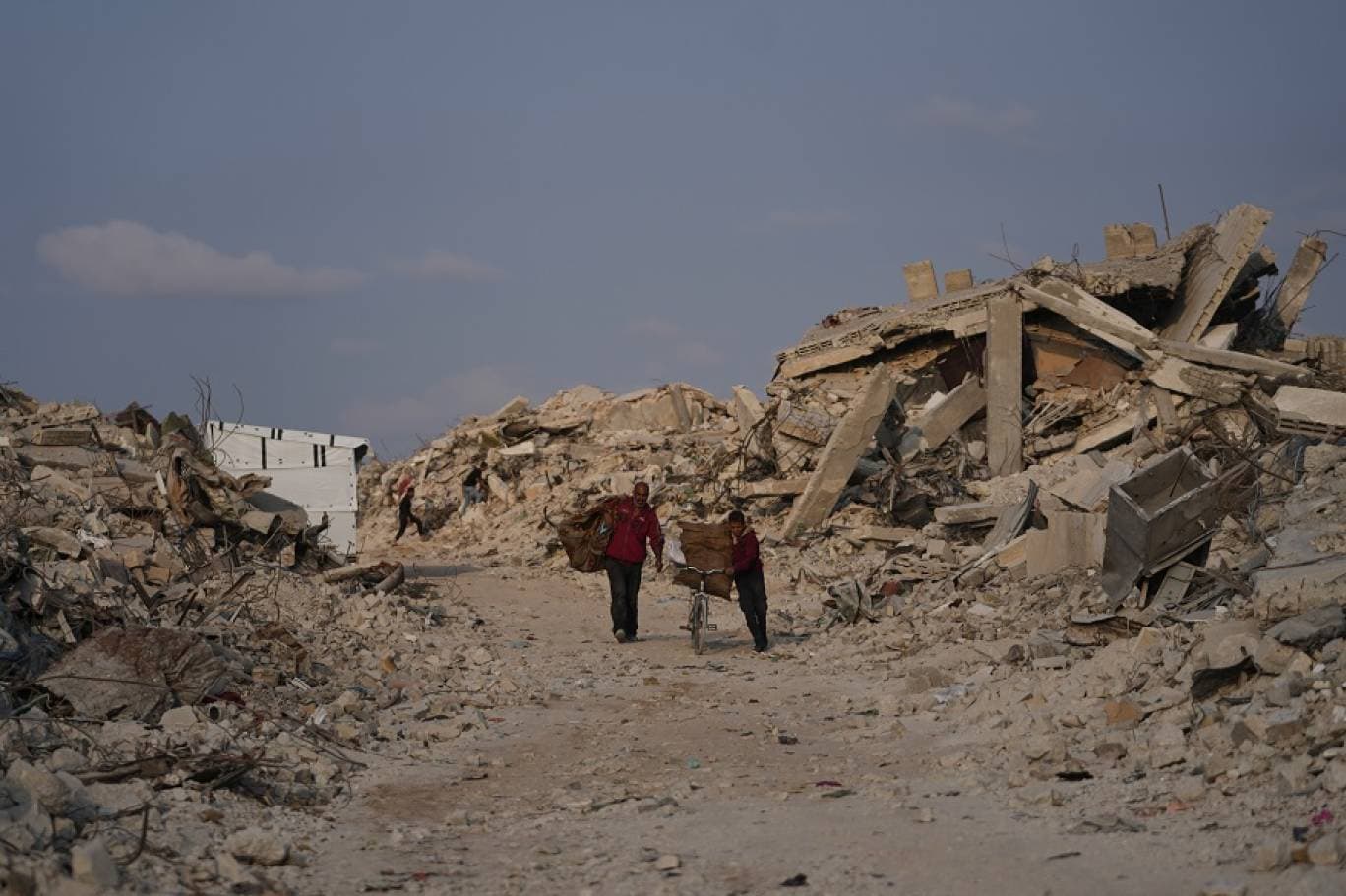 الإحتلال الإسرائيلي يعلن فتح معبر زيكيم شمال غزة لإدخال المساعدات