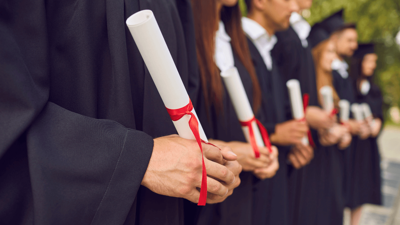 التعليم العالي: 63 ألف طالب وطالبة تقدموا بطلبات للبعثات والقروض.. وهذا آخر موعد للتقديم