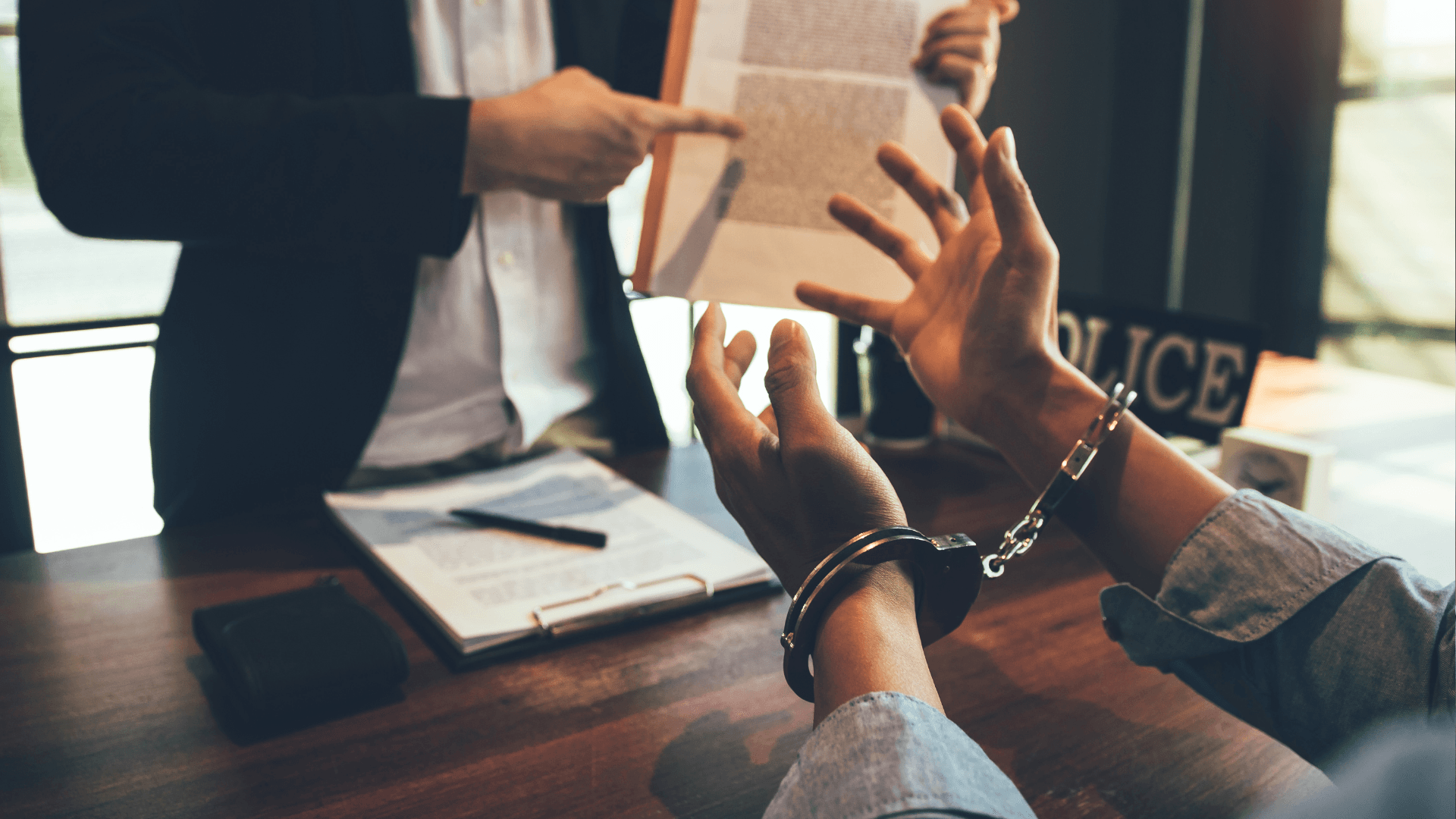 كشف رخص مزوّرة في بلدية كفرنجة.. وتحويل موظف "لمكافحة الفساد