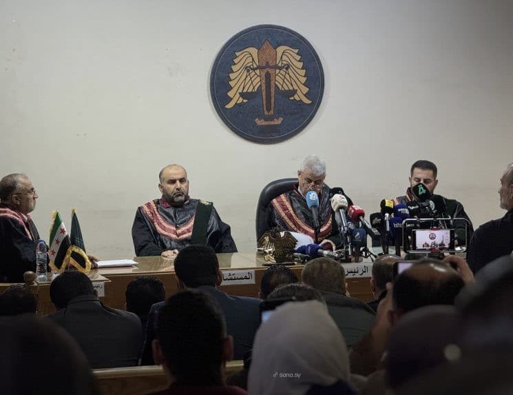 سوريا: بدء أولى جلسات المحاكمة العلنية للمتهمين بارتكاب الانتهاكات خلال أحداث الساحل