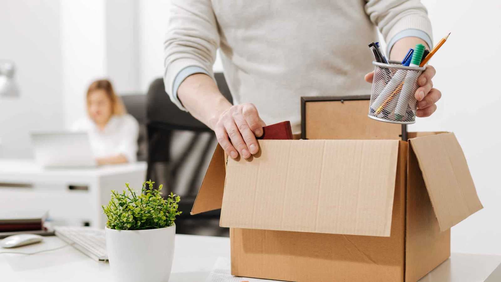 موظف يكسب دعوى ضد شركة أقالته بسبب "إجازة مرضية مضللة"