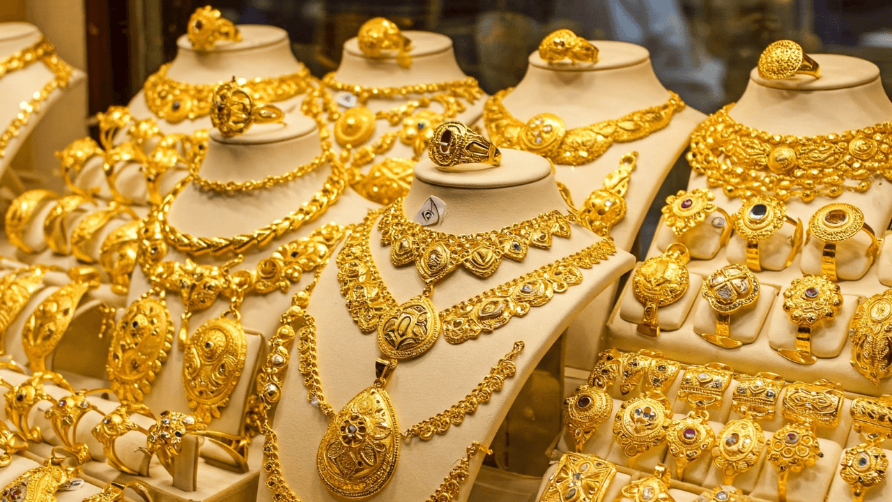 الذهب يرتفع نحو نصف دينار السبت في الأردن