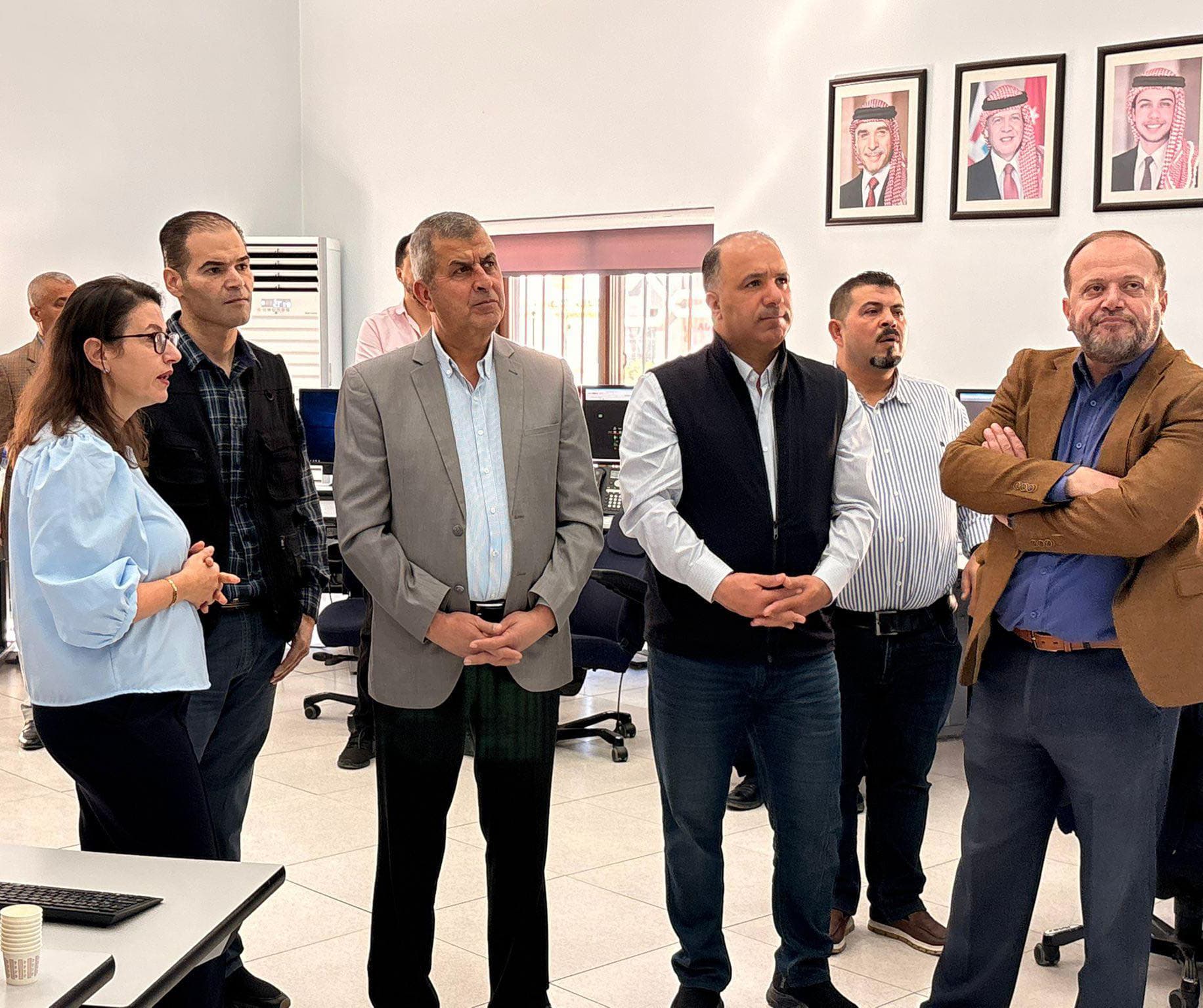 وزير الطاقة يتفقد غرفة المراقبة والتحكم بشركة توزيع الكهرباء