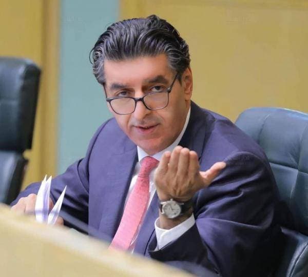 الخلايلة: هناك أشخاص “لسانهم طويل” استفادوا من جواز السفر الأردني وخرجوا وسرقوا