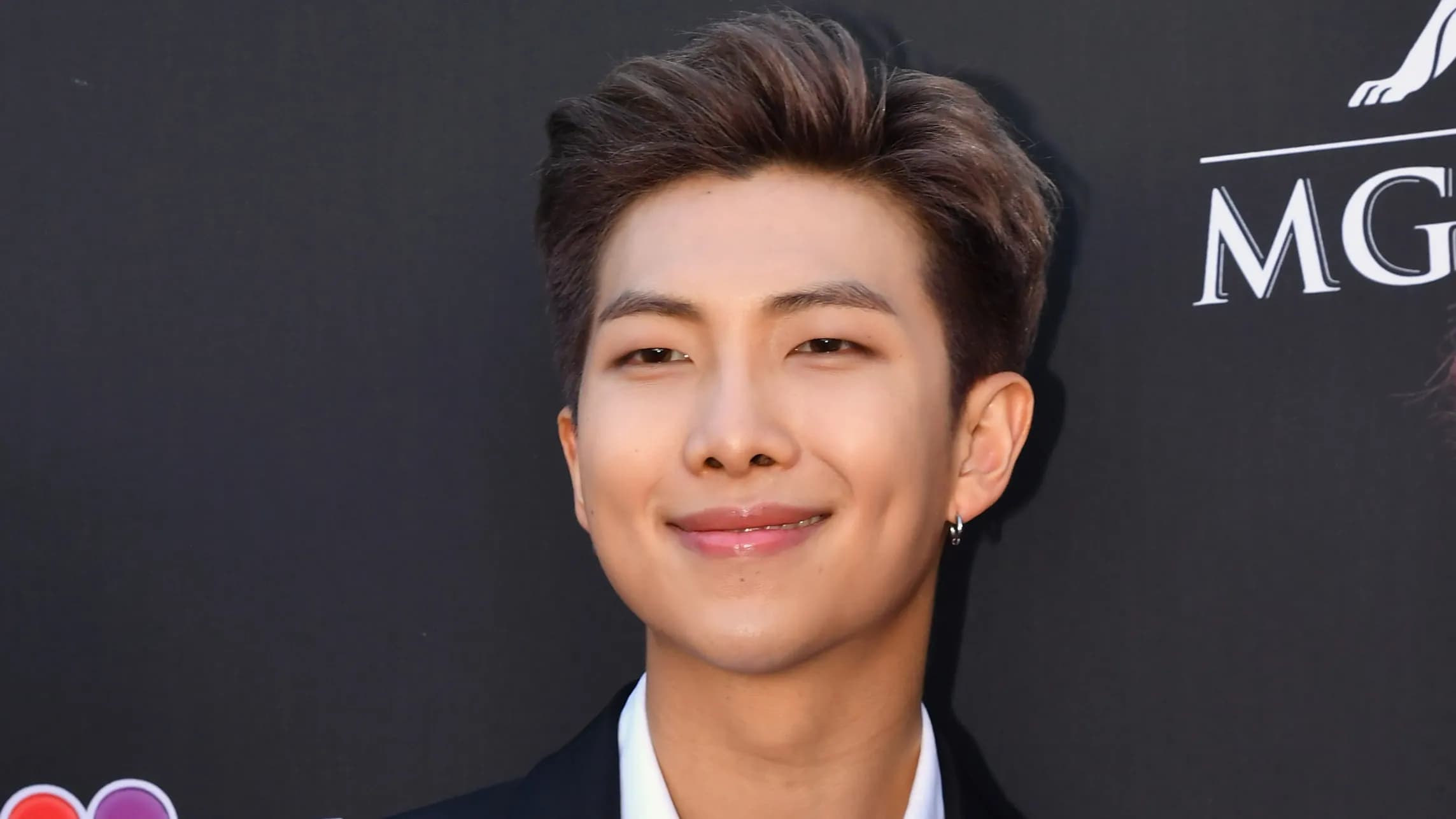 RM  قائد فرقة BTS يلقي كلمة في قمة دول الايبك