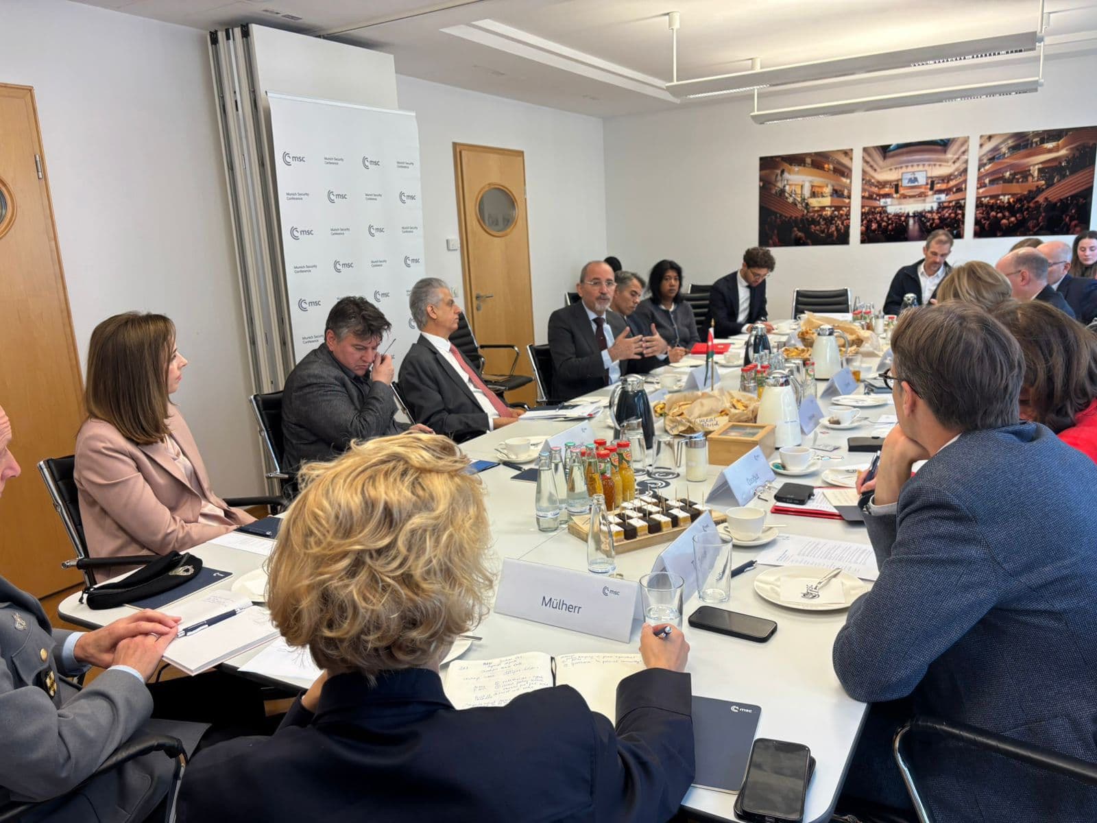 الصفدي: الأردن لن ينشر قوات في غزة وسيواصل دوره الإنساني في القطاع