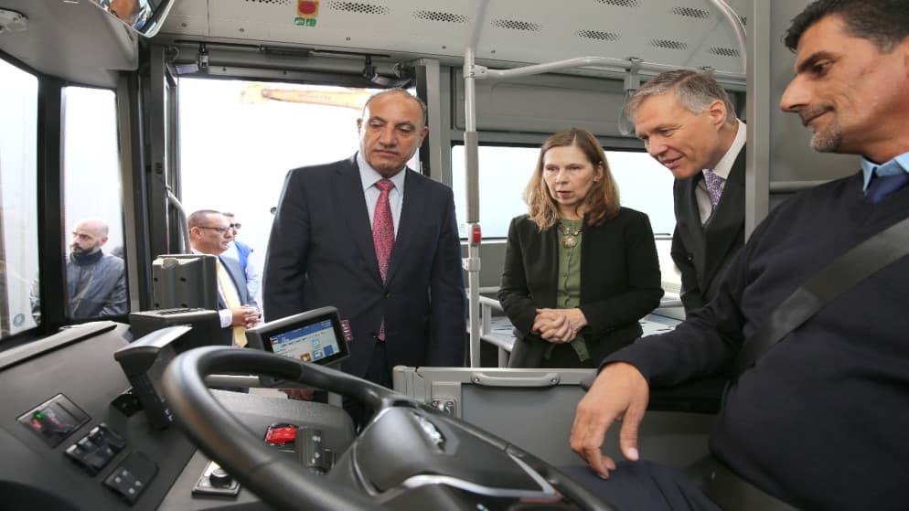 السفير البريطاني: ملتزمون بدعم الأردن بجهود خفض الانبعاثات والحد من تغيّر المناخ