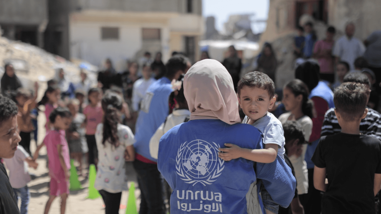 الصفدي وغوتيريش: لا يمكن الاستغناء عن الأنروا.. وتكثيف الجهود لدعمها