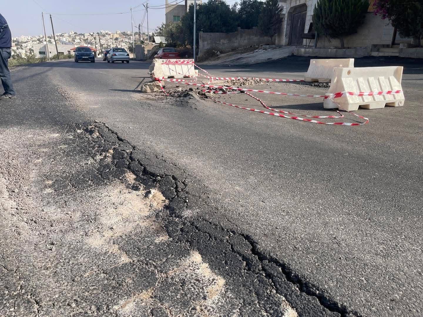 بلدية بني عبيد توضح بشأن حفر شارع حديث التعبيد: لم نتسلّمه من المتعهد لغاية الآن