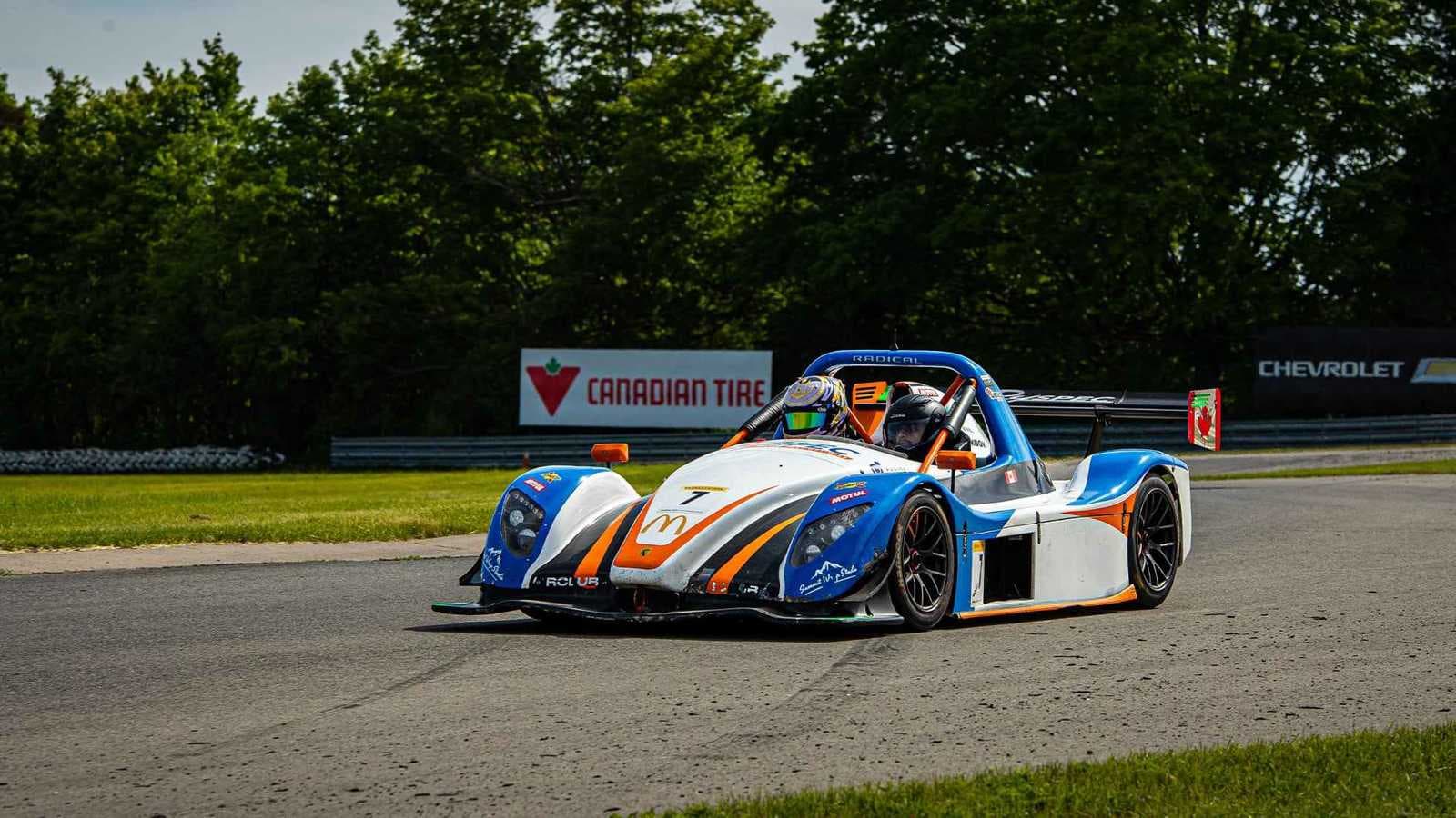 سيارة تصدم حشداً من الجمهور خلال سباق في أستراليا