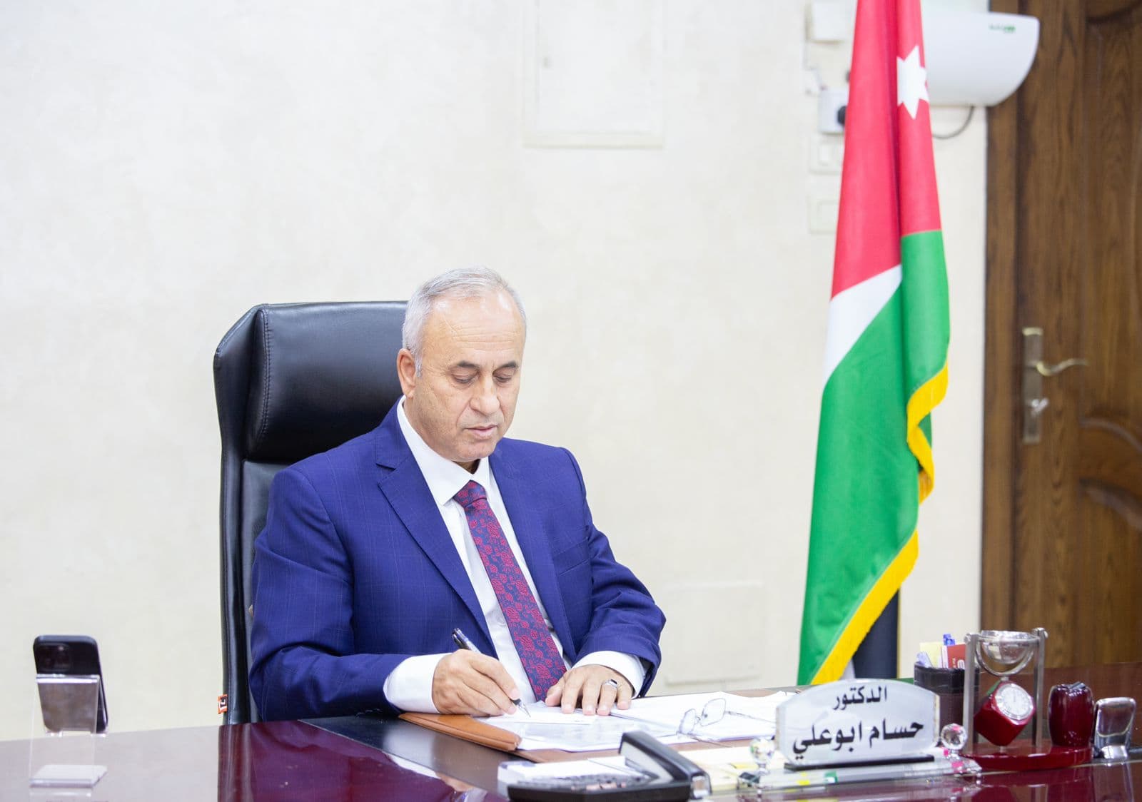 مدير عام الضريبة: الحكومة تبنت عدم فرض أي ضرائب جديدة