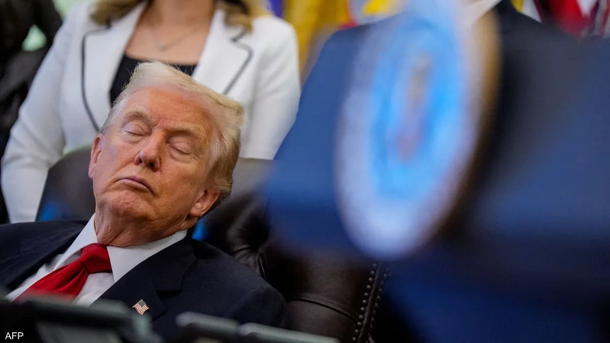 موجة من الجدل بعد ظهور ترمب "نائما" والبيت الأبيض ينفي