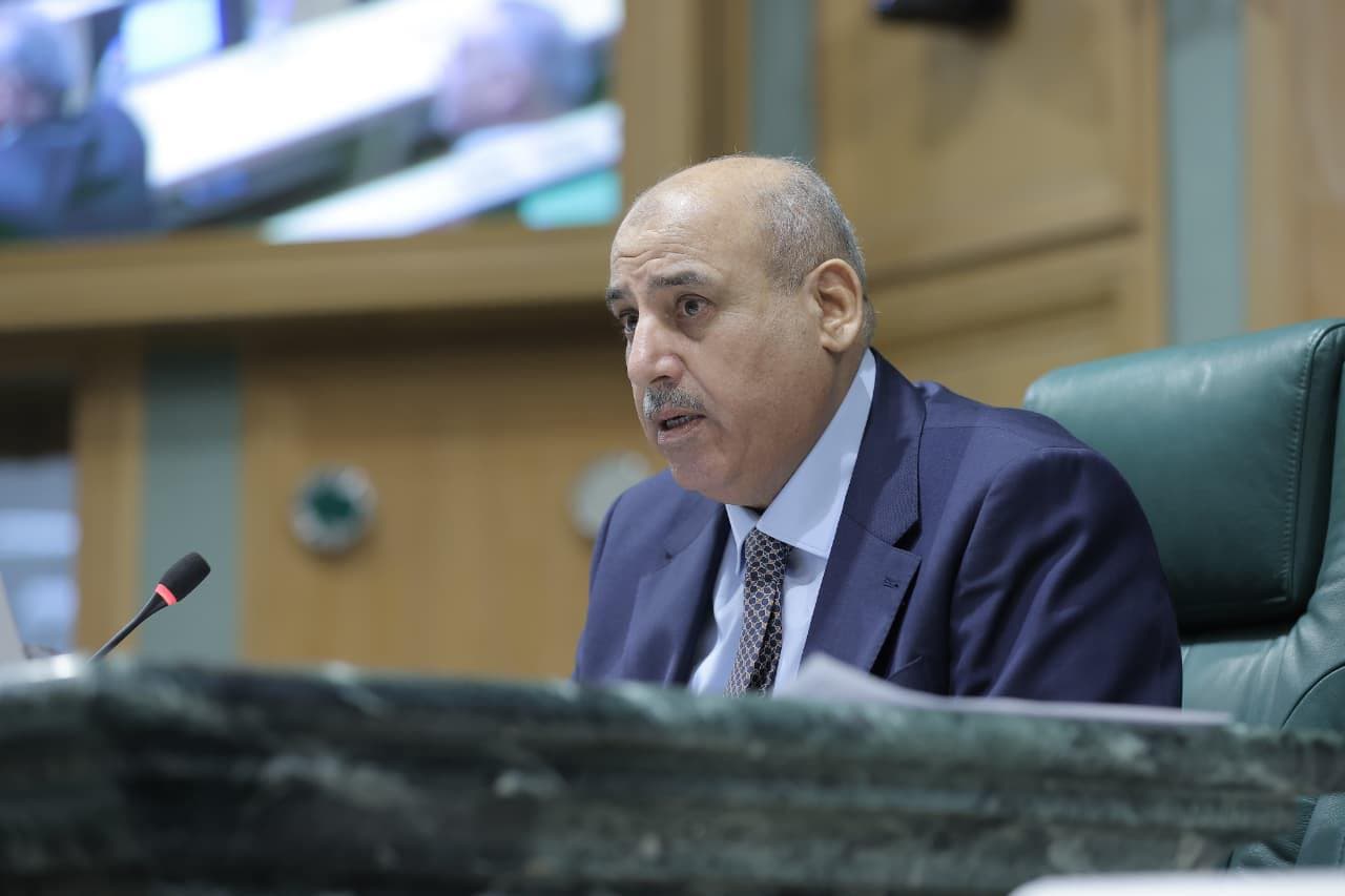 القاضي للنائب فريحات: لا توجد لدينا حكومات فاشلة