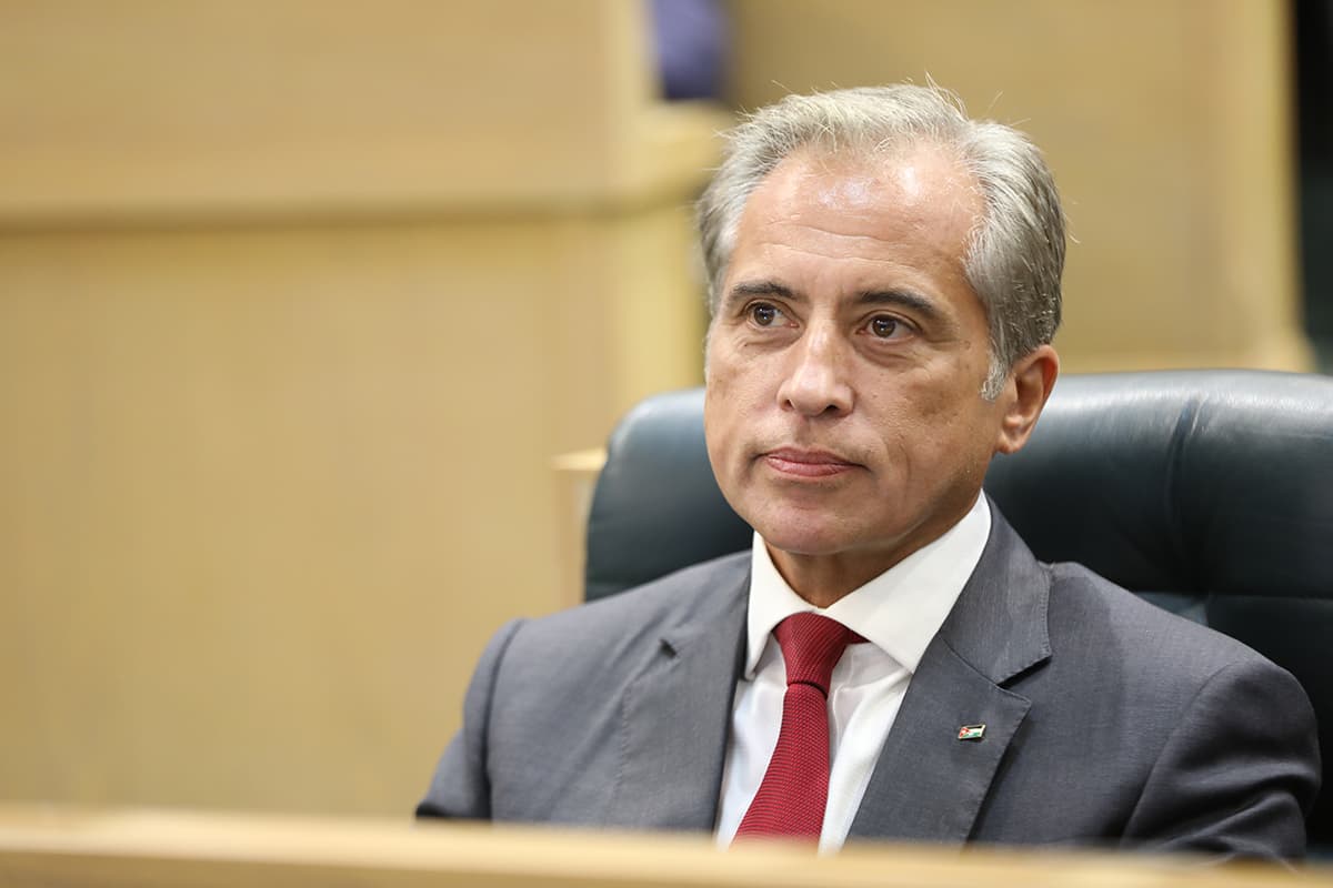 العموش يكشف سبب منحه الثقة لحكومة جعفر حسان