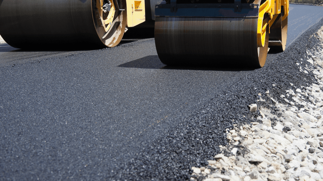 تعبيد طرق في إربد بكلفة 180 ألف دينار